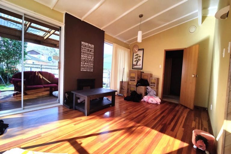Photo of property in 8 Archmillen Avenue, Pakuranga Heights, Auckland, 2010