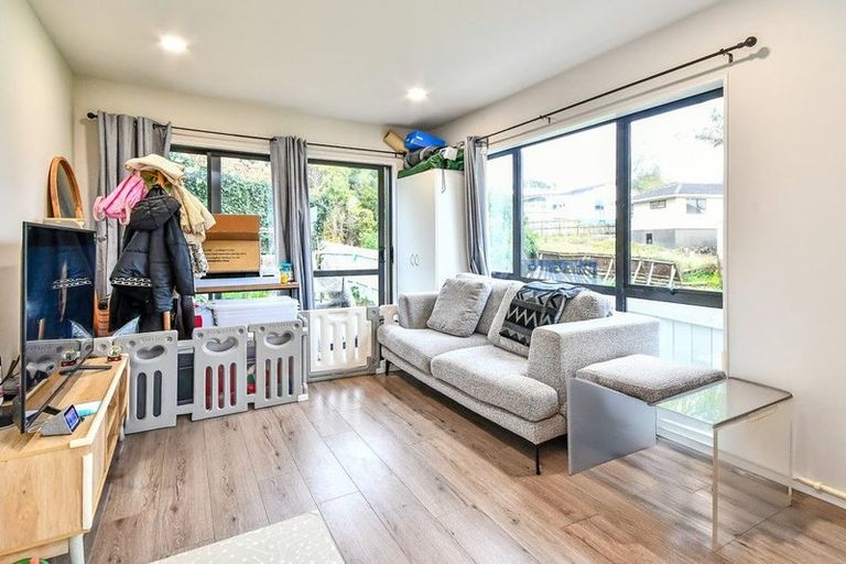 Photo of property in 7 Palmetto Place, Goodwood Heights, Auckland, 2105