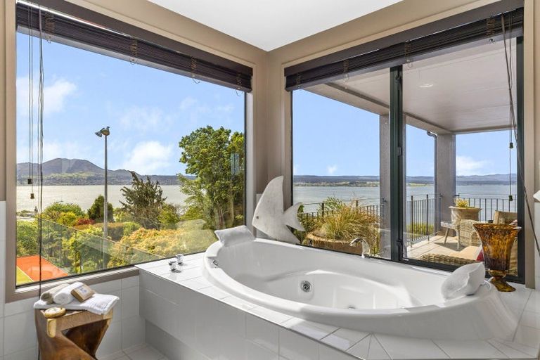 Photo of property in 2/41 Mapara Road, Acacia Bay, Taupo, 3385