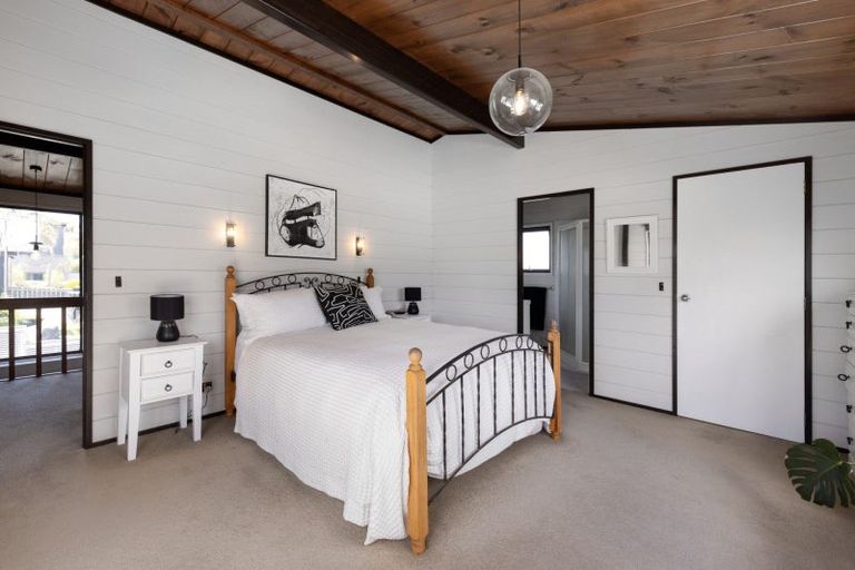 Photo of property in 32 Karewa Parade, Papamoa Beach, Papamoa, 3118
