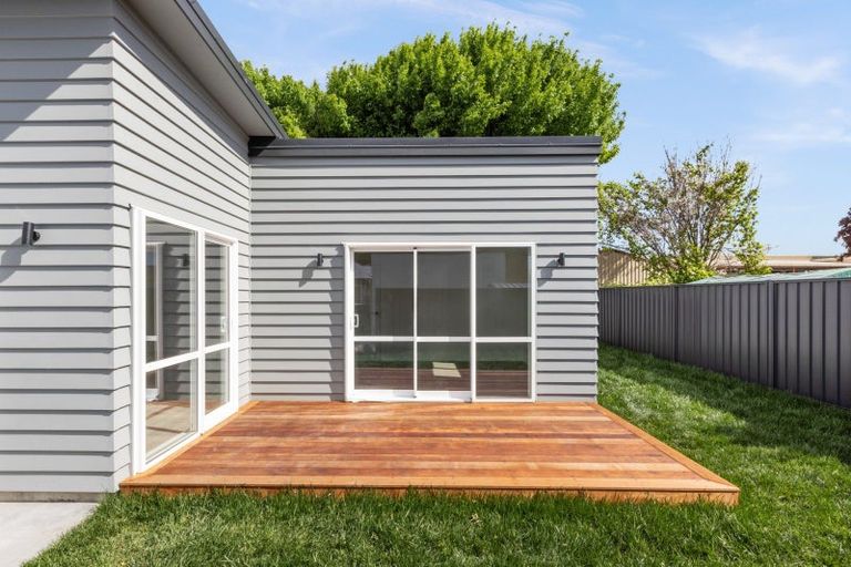 Photo of property in 43b Meeanee Road, Taradale, Napier, 4112