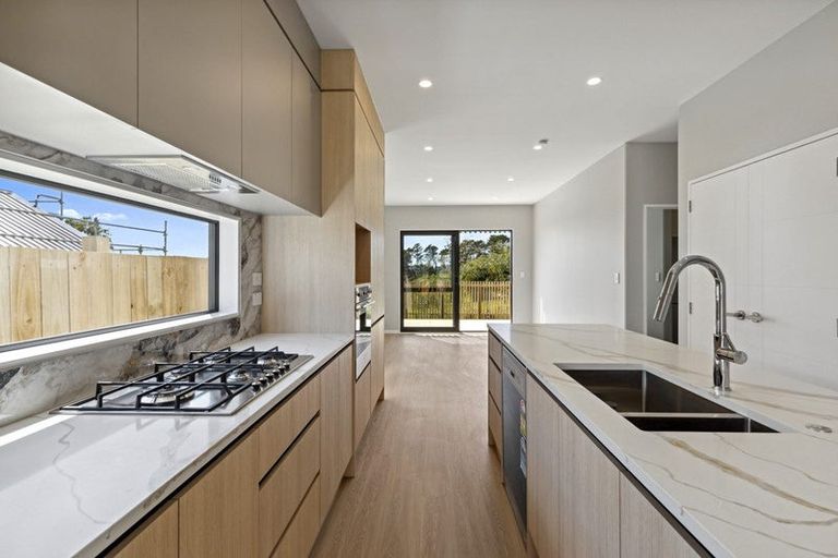 Photo of property in 15 Puhikawa Street, Massey, 0614