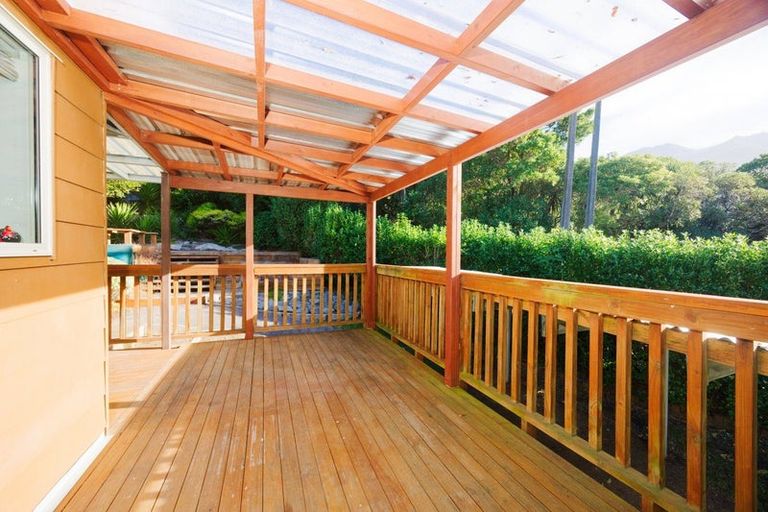 Photo of property in 17 Makura Road, Goose Bay, Kaikoura, 7374