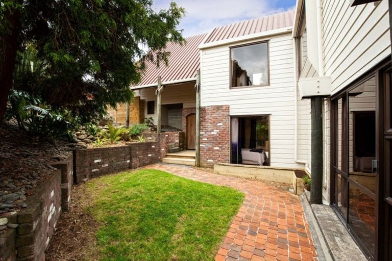 Photo of property in 10 Hood Place, Spotswood, New Plymouth, 4310