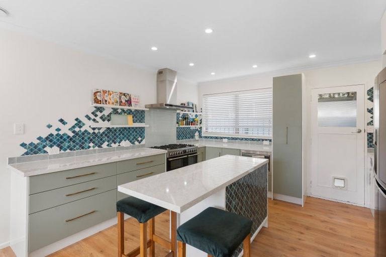 Photo of property in 7 Waikare Road, Raumati Beach, Paraparaumu, 5032