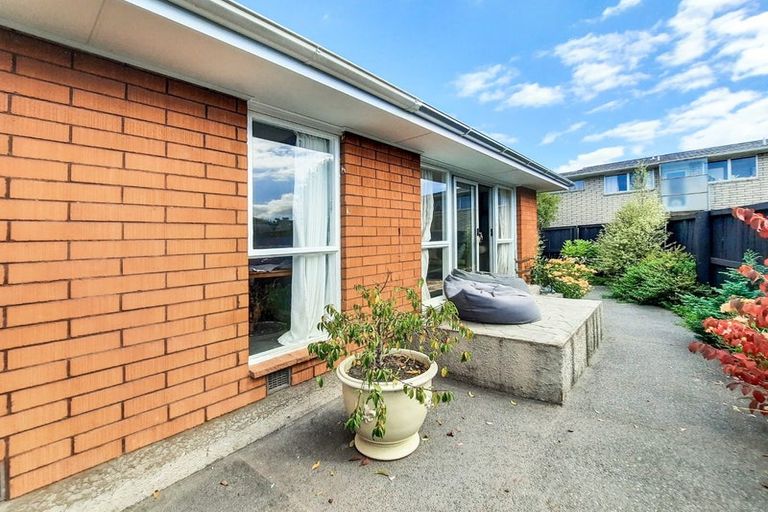 Photo of property in 3 Meadow Street, Papanui, Christchurch, 8052