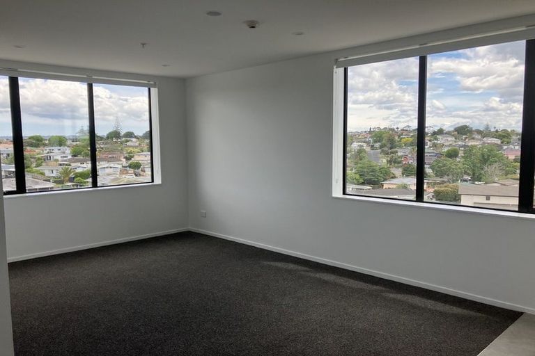 Photo of property in 407/3 Rauemi Way, Te Atatu South, Auckland, 0610