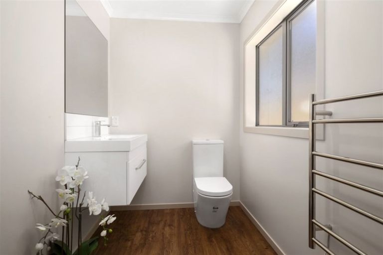 Photo of property in 7 Hull Place, Whitby, Porirua, 5024