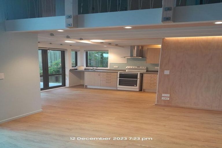 Photo of property in 80 Highland Park Drive, Highland Park, Auckland, 2010