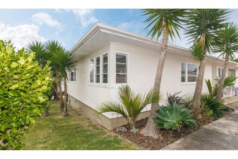 Photo of property in 1/18 Parker Avenue, New Lynn, Auckland, 0600