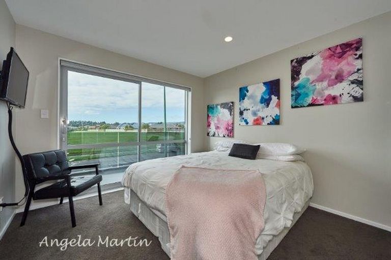 Photo of property in 140 Ruapehu Drive, Fitzherbert, Palmerston North, 4410