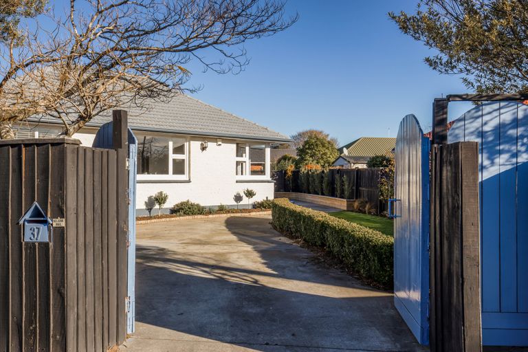Photo of property in 37 Bentley Street, Russley, Christchurch, 8042