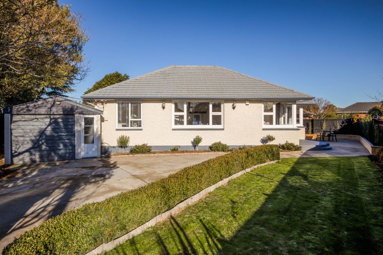 Photo of property in 37 Bentley Street, Russley, Christchurch, 8042
