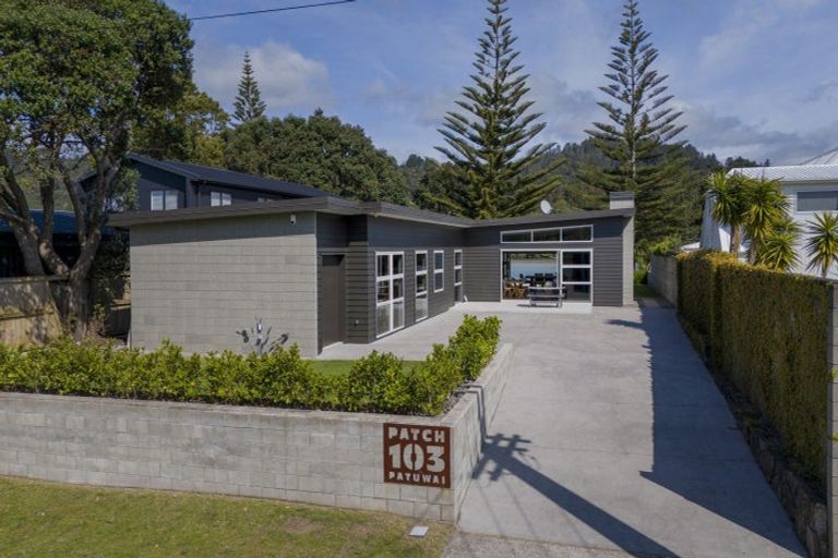 Photo of property in 103 Patuwai Drive, Whangamata, 3620