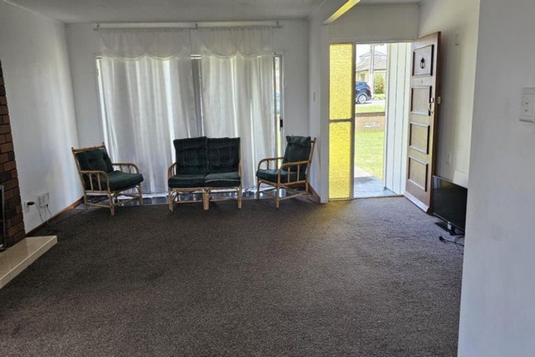 Photo of property in 525 Massey Road, Mangere, Auckland, 2022