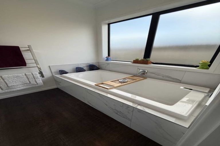 Photo of property in 9 Lady Jocelyn Place, Whitianga, 3510