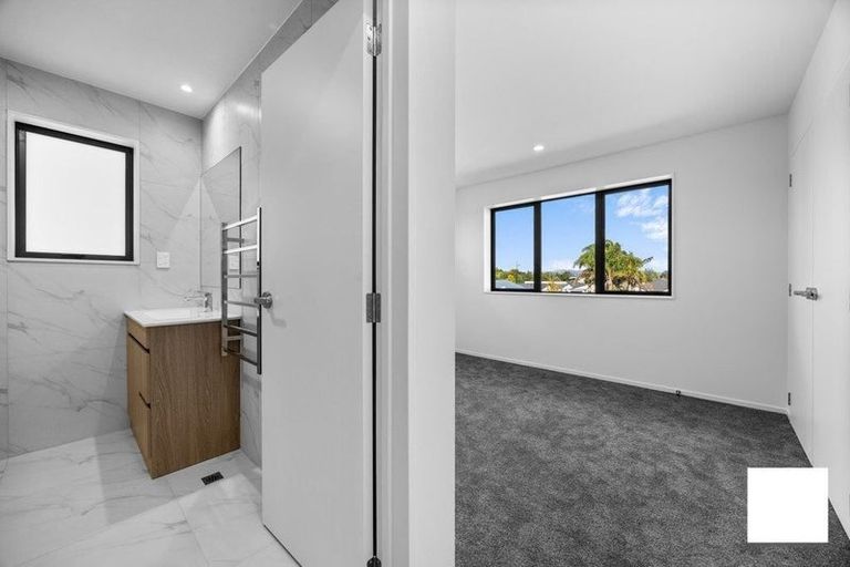 Photo of property in 7 Awhi Way, Karaka, 2578