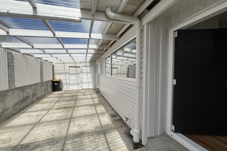 Photo of property in 42 Versailles Street, Karori, Wellington, 6012