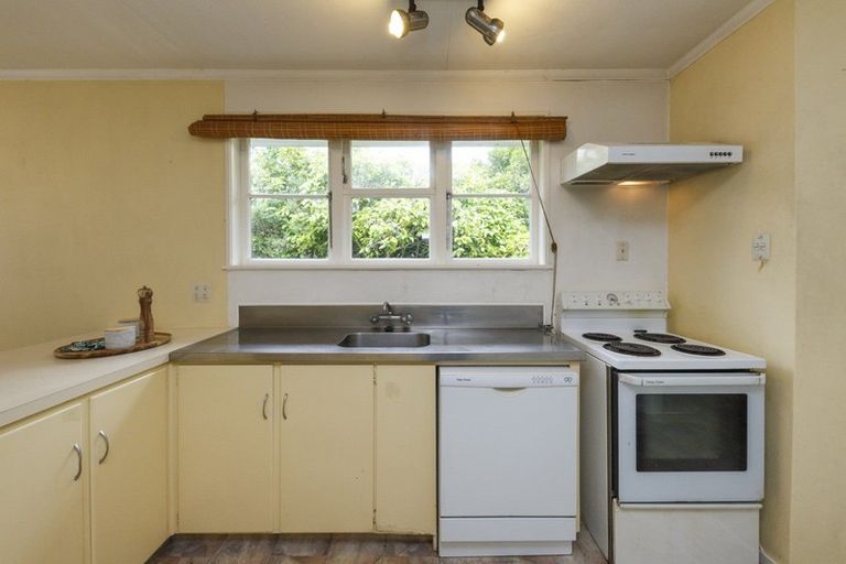 Photo of property in 73 Ruamahanga Crescent, Terrace End, Palmerston North, 4410