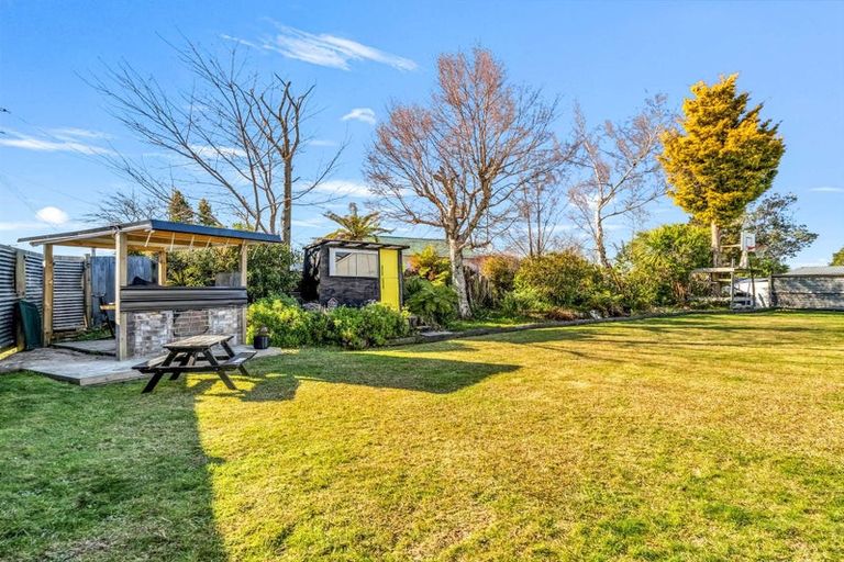 Photo of property in 37 Kawaha Point Road, Fairy Springs, Rotorua, 3015