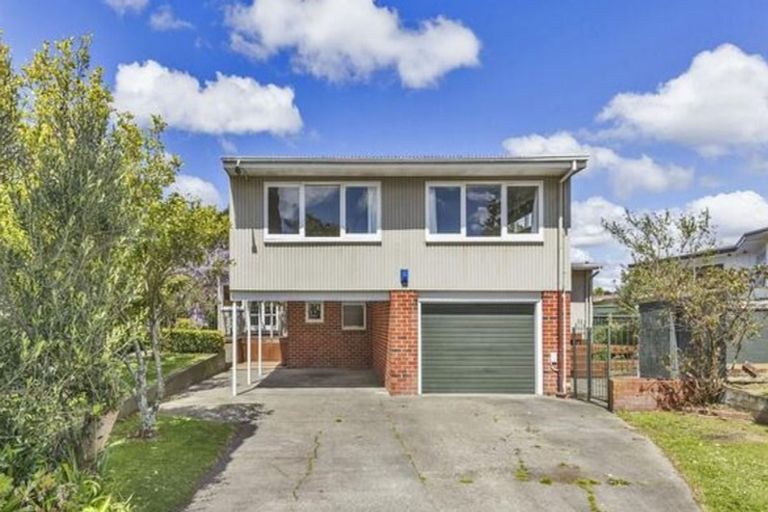 Photo of property in 19 Sheffield Street, Awapuni, Palmerston North, 4412