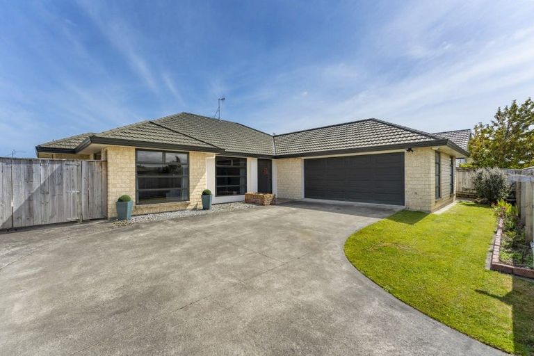 Photo of property in 25 Geneva Terrace, Kelvin Grove, Palmerston North, 4414