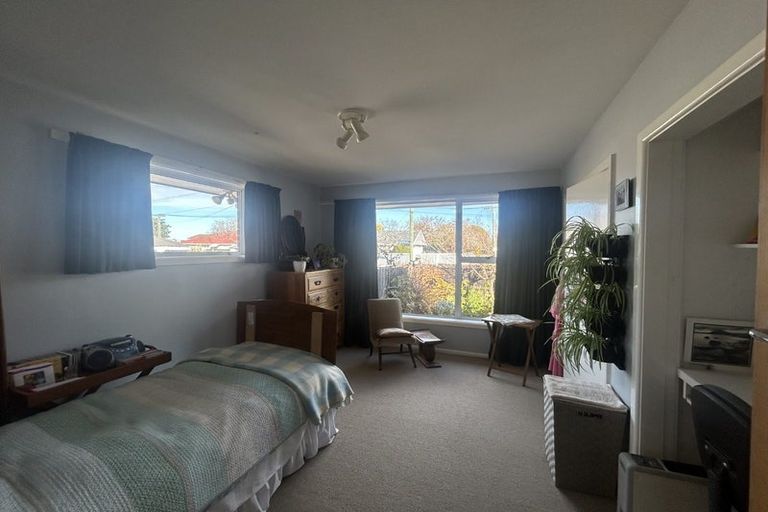 Photo of property in 32 Greendale Avenue, Avonhead, Christchurch, 8042