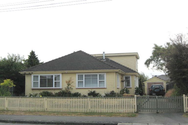 Photo of property in 207 Weston Road, St Albans, Christchurch, 8052