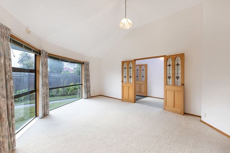 Photo of property in 7 Nickell Place, Orewa, 0931