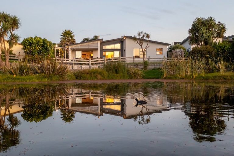 Photo of property in 5 Hana Udy Place, Paraparaumu Beach, Paraparaumu, 5032