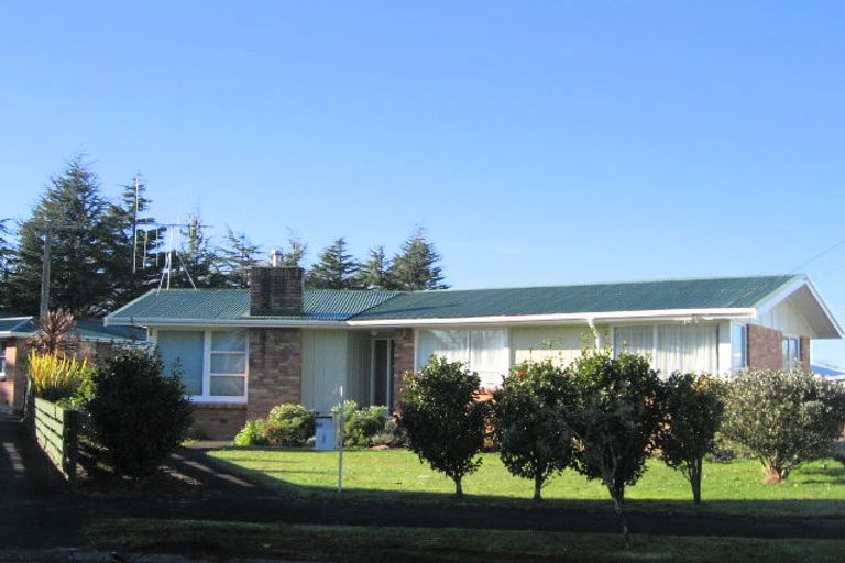 Photo of property in 16 Sundown Crescent, Melville, Hamilton, 3206