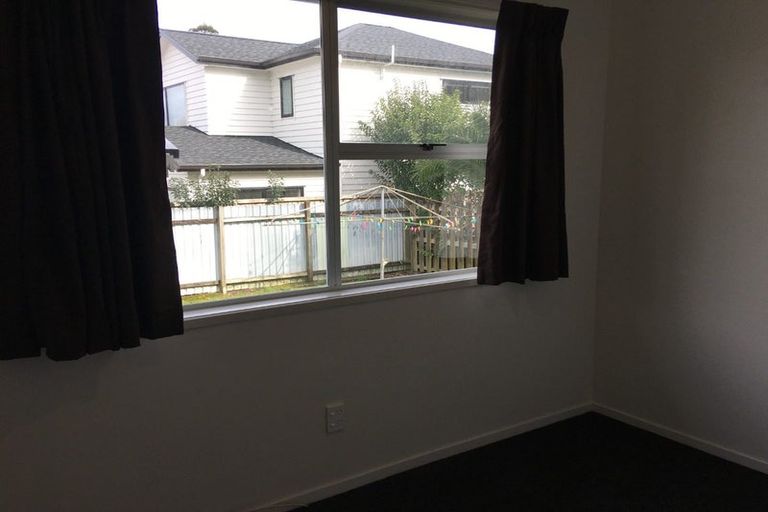 Photo of property in 58 Chilcott Road, Henderson, Auckland, 0612