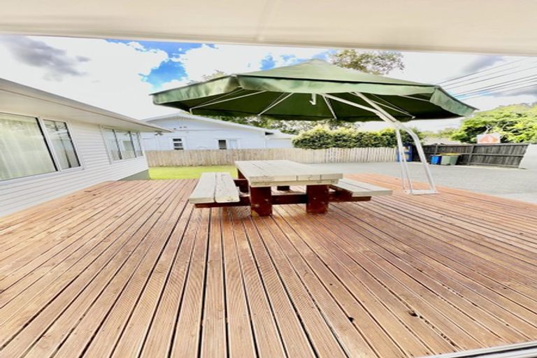 Photo of property in 8 Border Road, Henderson, Auckland, 0612