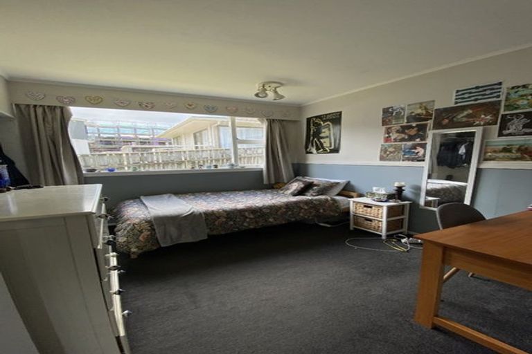 Photo of property in 199u3 Newlands Road, Newlands, Wellington, 6037