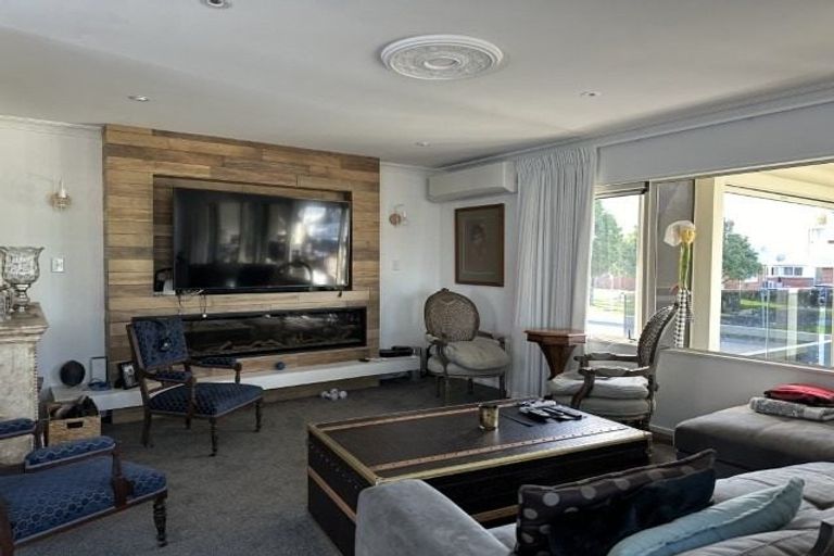 Photo of property in 2 Fourth Avenue, Tauranga, 3110