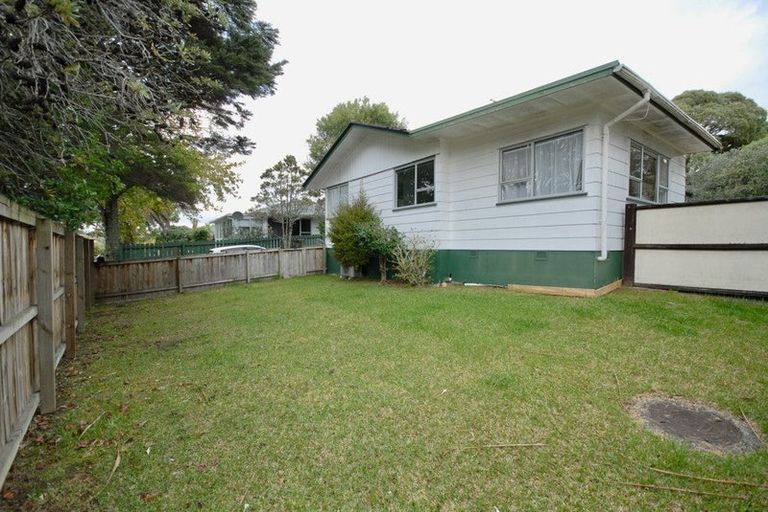 Photo of property in 48 Salamanca Road, Sunnynook, Auckland, 0620