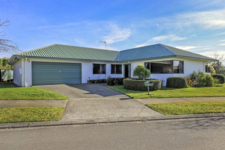 Photo of property in 13 Woodlands Drive, Havelock North, 4130