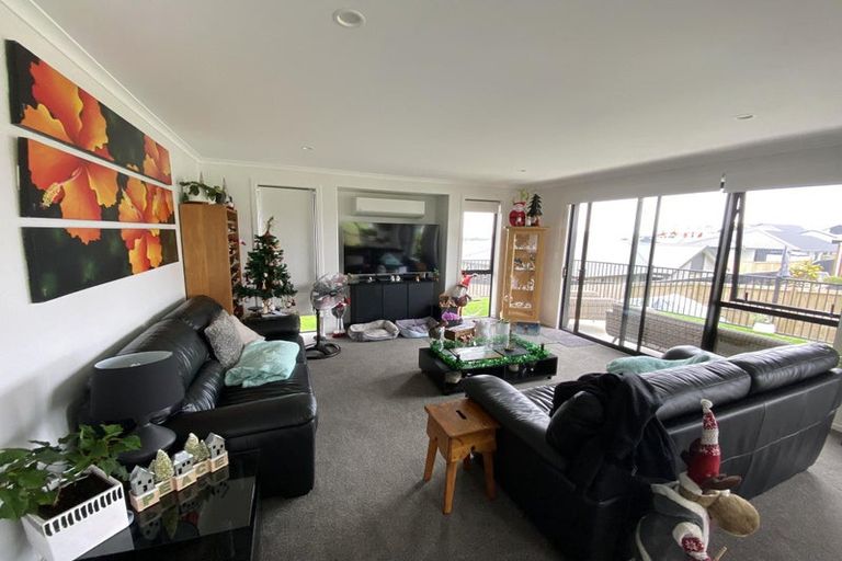 Photo of property in 11 Stingray Drive, Omokoroa, 3114