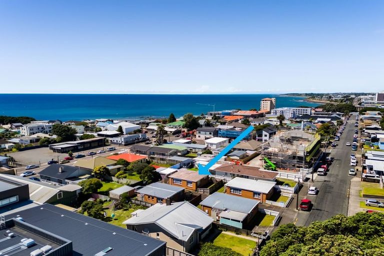 Photo of property in 2/56 Young Street, New Plymouth, 4310