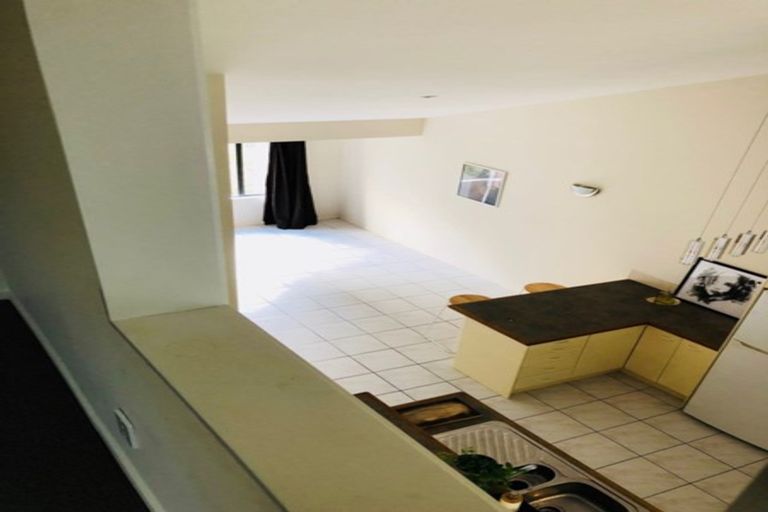 Photo of property in 2/1b Birkenhead Avenue, Birkenhead, Auckland, 0626