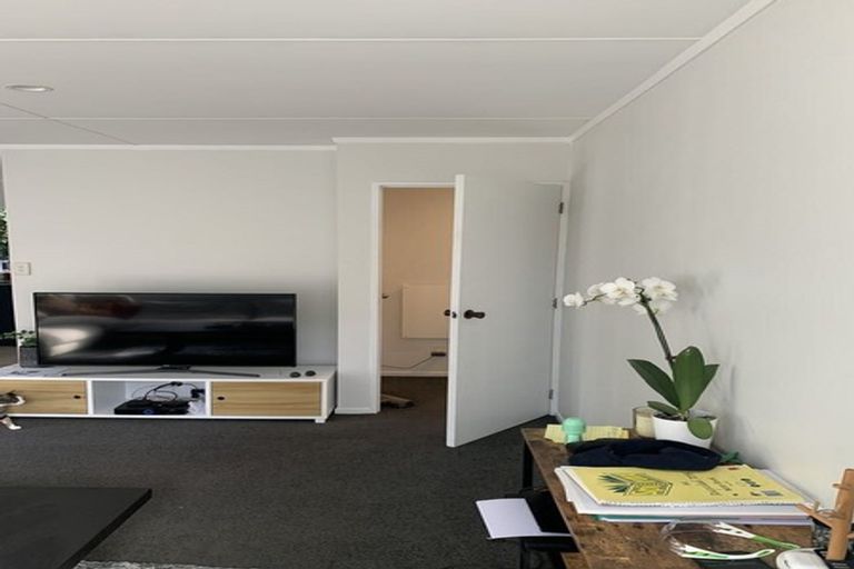 Photo of property in 23 Imperial Place, Henderson, Auckland, 0612