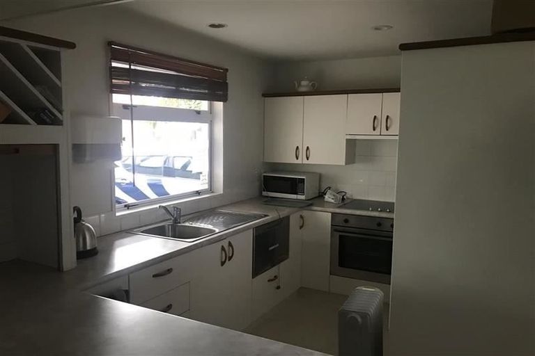 Photo of property in 2/24 Mansfield Avenue, St Albans, Christchurch, 8014