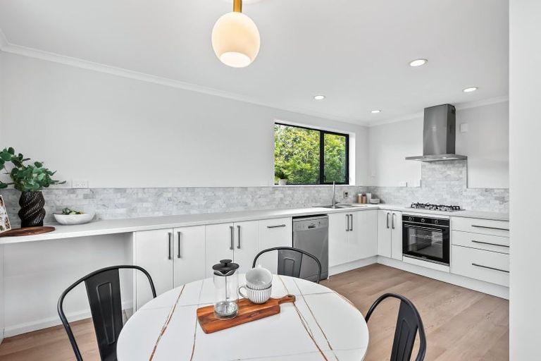 Photo of property in 54 Norana Road, Timberlea, Upper Hutt, 5018