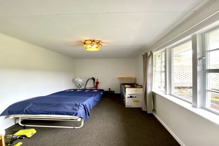 Photo of property in 15 Holdsworth Avenue, Trentham, Upper Hutt, 5018
