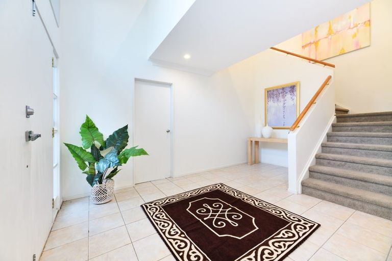 Photo of property in 14 Belleaire Court, West Harbour, Auckland, 0618