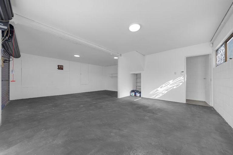 Photo of property in 44 Miltonia Avenue, Te Atatu South, Auckland, 0610