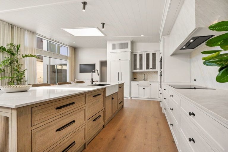 Photo of property in 10a Sunbrae Grove, Mount Maunganui, 3116