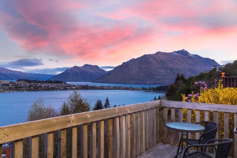 Photo of property in 6a Gum Lane, Queenstown, 9300