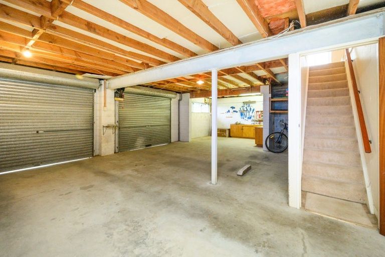 Photo of property in 24 Wikiriwhi Crescent, Awapuni, Palmerston North, 4412