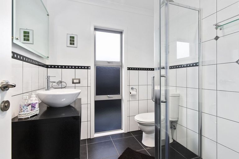 Photo of property in 8 Jellicoe Drive, Hamilton East, Hamilton, 3216